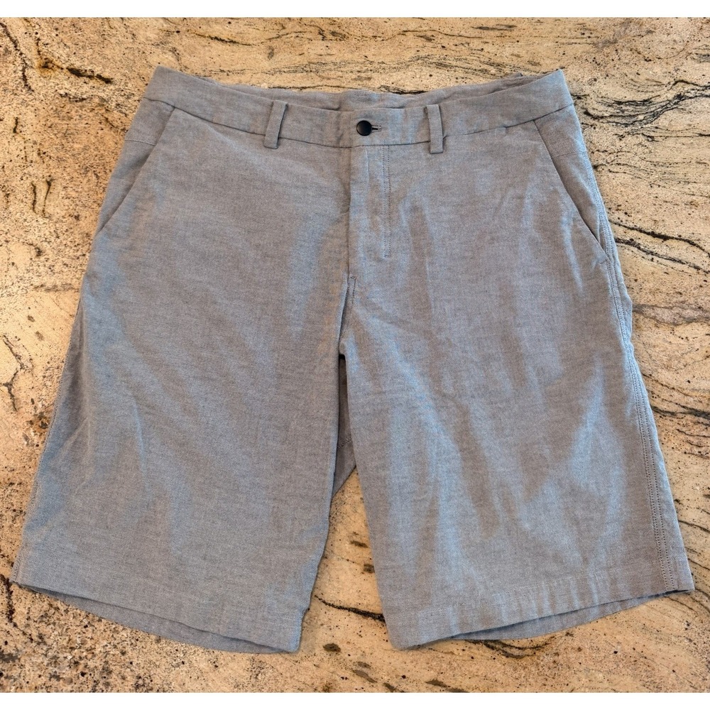 Lululemon Mens Commission Chino Shorts Light Gray Stretch Slash Pockets Size 38